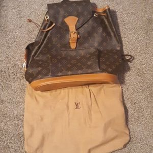 SALE🍒Louis Vuitton montsouris backpack authentic
